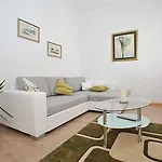 Διαμέρισμα In With Sea View, Terrace, Air Conditioning, Wifi 3617-3 *