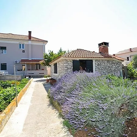 Apartmán In With Sea View, Terrace, Air Conditioning, Wifi 3617-3 Poljana (Ugljan)