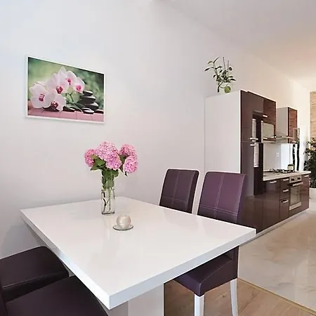 In With Sea View, Terrace, Air Conditioning, Wifi 3617-3 Apartment