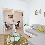 Apartmán In With Sea View, Terrace, Air Conditioning, Wifi 3617-3