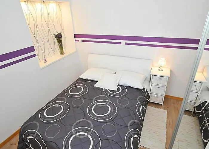 Lejlighed In With Sea View, Terrace, Air Conditioning, Wifi 3617-3 Poljana (Ugljan)