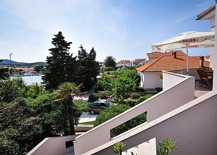 In With Sea View, Terrace, Air Conditioning, Wifi 3617-3 Poljana (Ugljan)